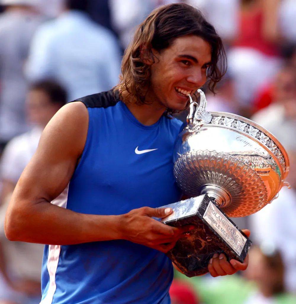 爱游戏官方入口-关于西班牙队引发争议！，纳达尔官方宣布夺冠新规再创辉煌时刻的信息